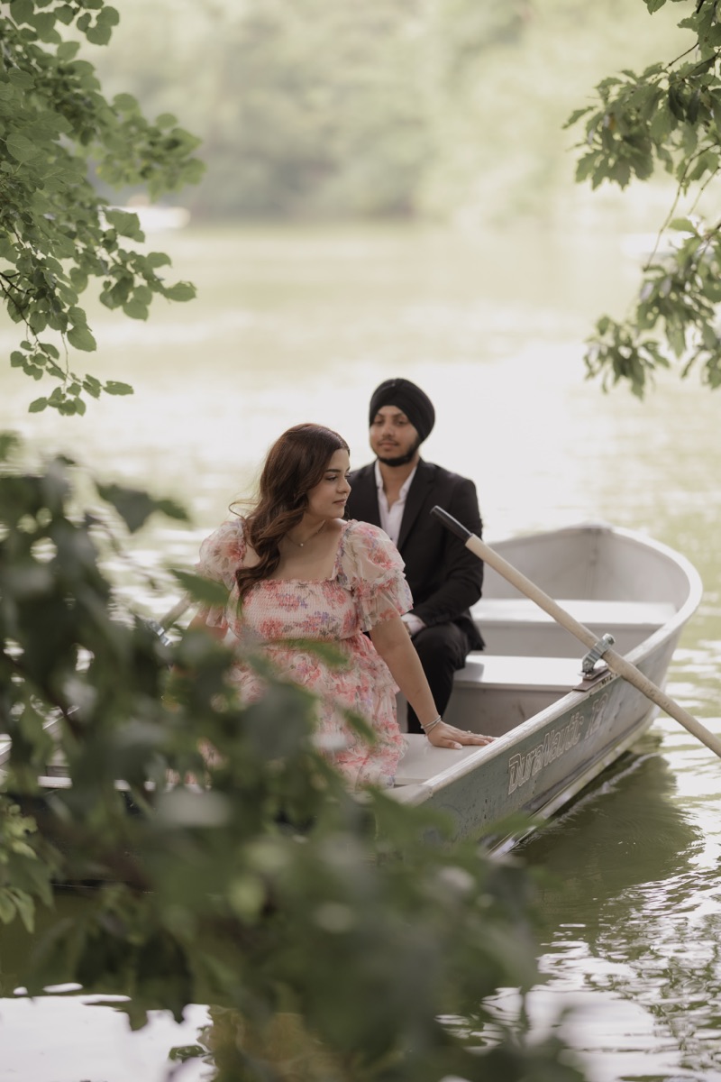 Central Park rowboat pre-wedding session
